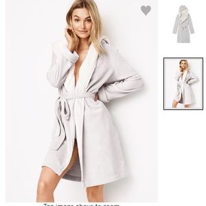 Victoria’s Secret The Cozy Short Robe 💖